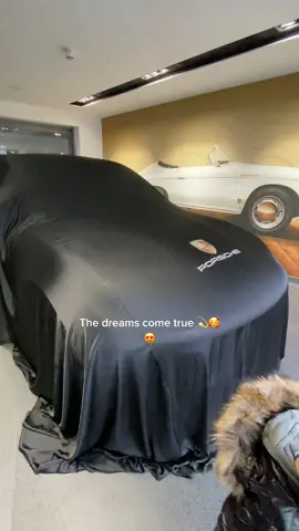 Today is a great day for our family, we are happy and excited !!! 😍 Happy Holidays !!! Happy New Year and Merry Christmas to everyone !!!🎄🎊🎉❤️🥰💫😍🤗PS: The dreams come true!!! 💫😍🎉 #рек#dream #happynewyear #happyness #inlove#london#porsche