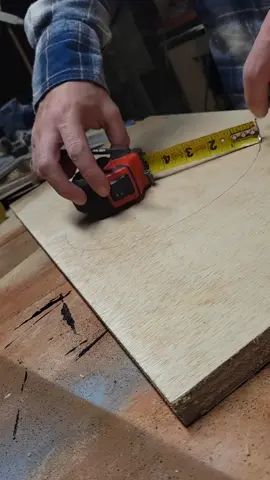 Tape Measure Circles! #woodworkingtips #woodworkinghacks #tapemeasure #tapemeasuretrick #fypシ #woodworker #woodtok #woodworkingfun #makersoftiktok