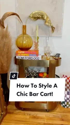 Chic Bar Cart Styling 101 🍸☺️ #barcartstyling #barcartdecor #barcart #interiordecor #interiorstyling #homedecorideas #nycapartment #happyhour