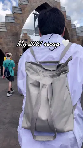 Late to this trend but here’s to good energy and big bank accounts in 2022! #fyp #Bye2021 #NewYear #MustBeNice