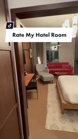 Rate my hotel room - The Hoxton, Portland #travelblogger #hotelroom #portland #visitportland #travelvlog #ratethings #travelinspo #wanderlust #midcenturymodern #hoteldesign