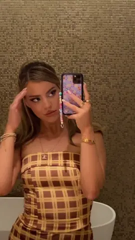 @Gracie Piscopo and allll of the tea party vibes with her Garden Party case😍💜🌸✨ #wildflowercases #phonecasecollection #phonecasebusiness #fashion #accessories #phonecasehaul #phonecasebusinesscheck #devonleecarlson #sydneycarslon #trending