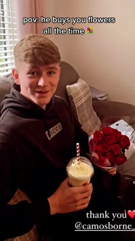 and so many more…💐 #lucky #girlfriend #flowers #relationships