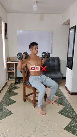 Técnica correcta en Press Militar con mancuernas 👊 #fitnesstips #gym #ejercicio #Fitness #crossfit #TikTokDeportes #deporte