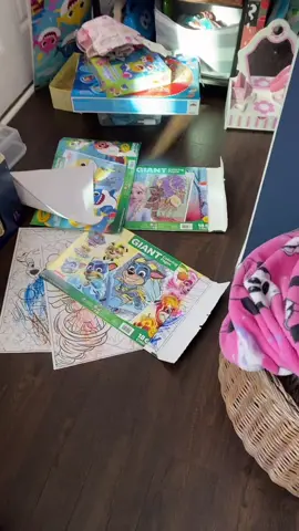 I dont save the kids coloring pages.  #cleaning #sahm #toddlers