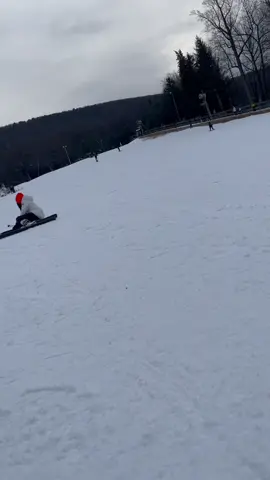 a mini compilation of me skiing for the first time yesterday made so much progress for teaching myself 🤪 many W’s & L’s LOL whole fam did⛷🔥 did well
