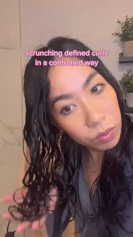 strong + fast scrunching ≠ better #curlyhairtips #wavyhairtips #scrunchinghair #wavyhairstyling