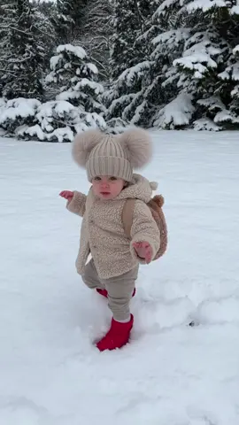 Snow bunny ❄️❄️❄️ #fy #fyp #fypシ #snow #baby #babystyle #babyfashion #oneyearold #babygirl #viral #babyfashion #viralvideo #winter #winterwondeland