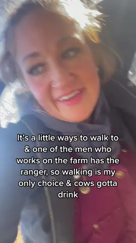 I know I’m a weenie…I just try not to hurt my back by lifting too much…so this worked out good! #sheepfarm #frozenwater #sheepfarmer #lambing