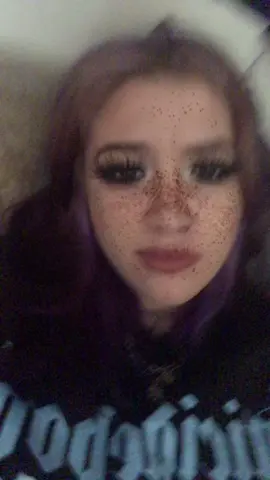 I don’t think I look good w freckles