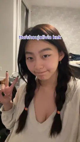 twitch.tv/shoujolivia or whateva link also in bio IM NERVOUS LOLLL