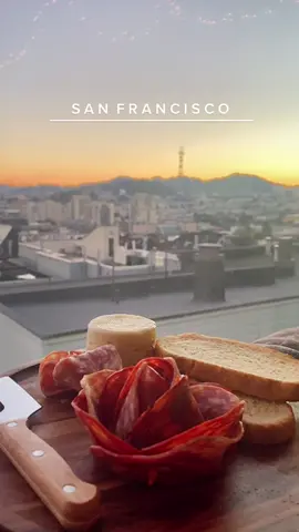 starting 2022 with self care - daily walks, and sunsets in SF.  #sfvlog #sf #aesthetic #minivlog #sanfrancisco #SelfCare #sunset #compilation