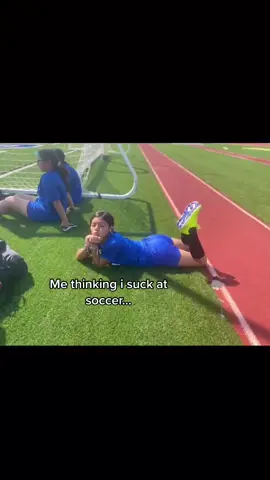 Never again trying to hit w my left😭#edlynne😜 #makemefamouse #fypシ #viral #famous #soccergirls