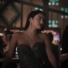 my wifey 😋.  #veronicalodge #camilamendes #riverdale #varchie #dontflop #hot #badass