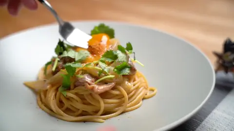 親子丼をパスタにしたら凄すぎる事に気付いた料理人のレシピ🥚#tiktok料理 #tiktokレシピ #料理 #レシピ #料理動画 #簡単レシピ #親子丼 #パスタ #おうちごはん #料理男子
