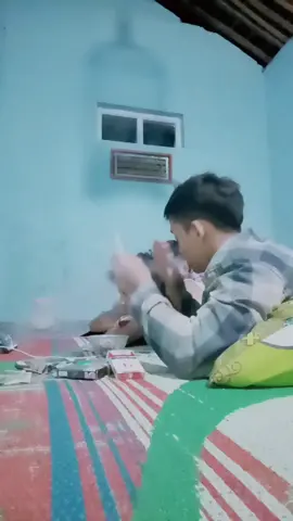 selamat menikmati kerinduan tanpa pertemuan.