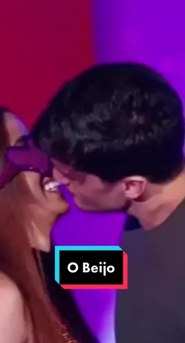 @anitta no DOMINGÃO #Domingao #Anitta #Fy #Beijao #aovivo #TvGlobo #lucianohulk