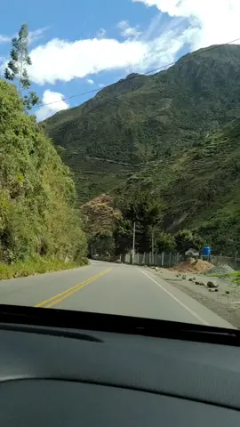 Bello paisaje ⛰️ Ruta Tarma - Oxapampa #rutas #peru #naturaleza #viajestiktok #viaje #paisajes #carretera #foryou #tarma #oxapampa
