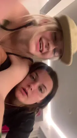 @emmydavisxo