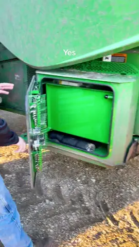 Our combine toolbox 😱 #agstormequipment #farmtok #fyp #fieldseal #johndeere #toolstorage #innovation #takemymoney #farmlife