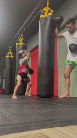 This is too wholesome 🙌 (via @MatrixMuaythai) #mma #dad #kickboxing #muaythai