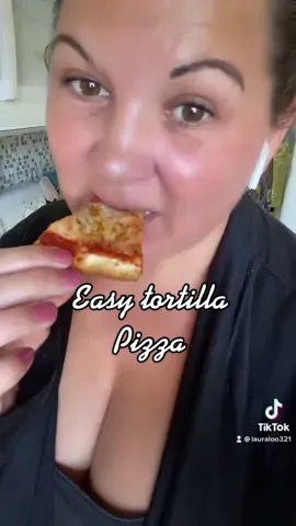 Yummy low carb tortilla pizzas #pizza #lowcarb #onebite #CloseYourRings #ArbysDiabloDare #Recipe #EasyRecipe #yum #food #eat #fyp #FoodTok #4u