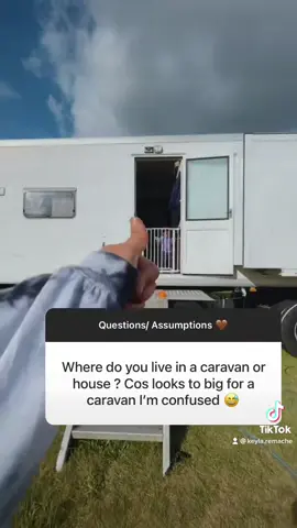 As I keep getting asked where do I live ❤️🛻 #fypシ #fyp #circuslife #circusartist #circusperformers #circusperformer #lorry #hgv #travel #trailer #rv