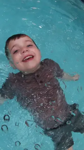 Just swimming along 😁🏊 #swimlessons #watersafety #parentsoftiktok #parentinghacks