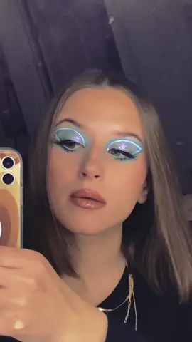 Used the @colourpopco power puff girl palette!💙 #colourpop #powerpuffgrils #makeuplook #katyperry
