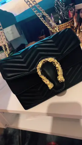 👜🖤 #fyp #packageopening #amazon #purse #satisfying #viral #asmrsounds #foryou #elfitup #amazonfinds