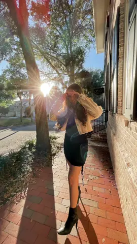 Follow me on Inta! Link in bio 🤎✨ #instagramphotos #instagramgrowth #instagraminfluencer #myfavoritephotos #photodump #fyp #aspiringinfluencer
