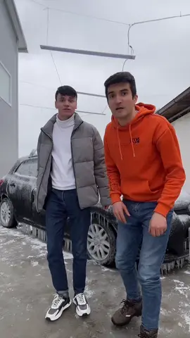 Cand trebuie sa deszapezesti masina 🥶🧙🏻‍♂️@crispinrolf #orangeblue #invatadepetiktok