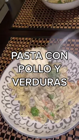 Reply to @auraeoa7  pasta viral con pollo y verduras😋 #answer #tiktokrecipe #comidamexicana #recetasfaciles #fypシ #popmusic #fanedit #elfitup #howto