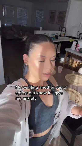Can you guess what the end result was? 😂 #coffee #lifestyleblogger #elfitup #latinablogger #coffeebardecor