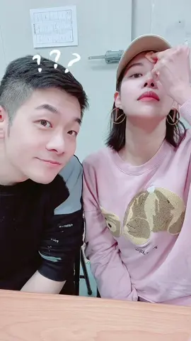 誰比較傻？😂@jun03181023 #吃餅乾遊戲挑戰 #綸家夫妻