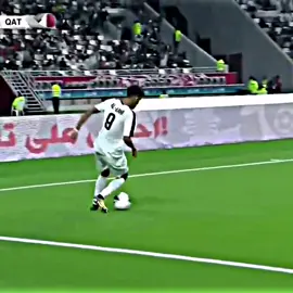 ايش اسم الاعب 😇؟ + رحو اشتركو بقناتي في اليوتيوب انزل لقطات منتخبنا شوفو  البايو #تيم_ملوك_العرب🇾🇪ㄚ乇 #تيم_تكام💎 #المنتخب_اليمني #اليمن_اصل_العرب