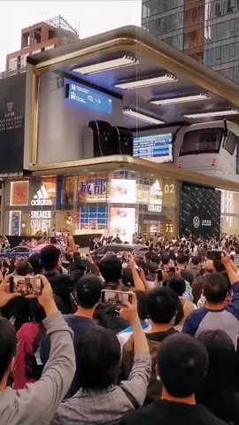 4D screen in time square!