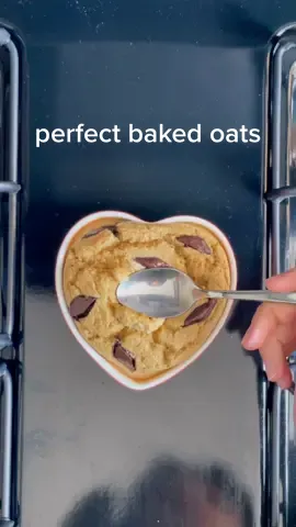 i make like 5 diff flavors of these oats but every time i make them for my friends they Demand the recipe so … here it is #bakedoats #healthyrecipes