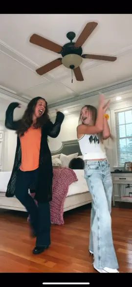When ur mom joins you 💃💃 who did it better my me or my mom? #momanddaughter