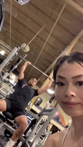 He tried to teach me how to do upper body and I died😪 #fyp #fy #gym #GymTok