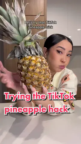 Wait this is so cool 😂👏🏼🍍 #mukbang #pineapple