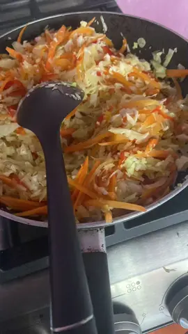 Rollos de primavera 🥢😋  forma partw de mis recetas favoritas #food #chinesefood #viral #fypシ #latina #nicaragua🇳🇮
