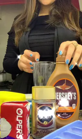 Make caramel frappe with me!!🥰🥂#foryou#foodgrambymehak #homecafe#homechef#coffeemaker#coffeeadict#caramelfrappe#caramellatte#icedlatte#coffeerecipes