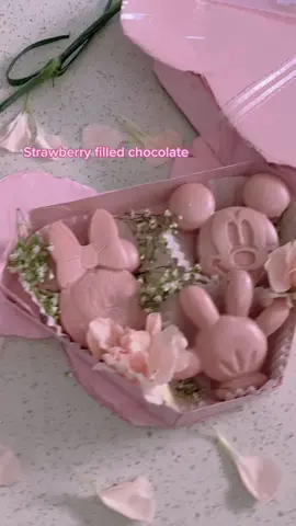 Which one would you get? 💐  #valentines #DIYwithBlock #disney #disneyvalentines #valentinesgifts