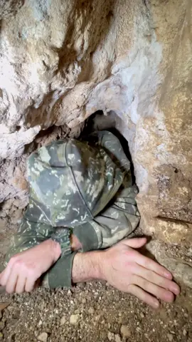 Petit passage étroit et rien d’autres 🤓#claustrophobia #claustrophobic #cave #caveman #speleologie #speleology #nature #naturelover #foryou #fyp #fy