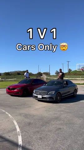 1V1 CARS ONLY 😂😂🚗 @t.currie #hamilt0njr #viral #basketball #cars