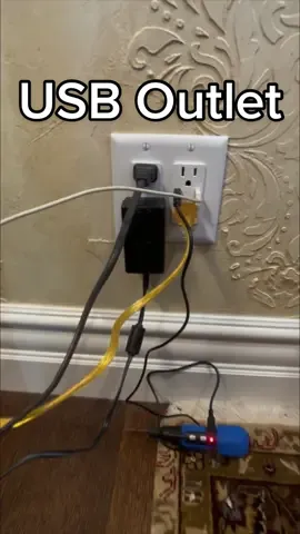 #usb #outlet #receptical #install #electrical #cooltools #screwdriver #legrand #leviton #DIY #quick #tips #fyp #tiktokelectrician #singletodouble #⚡️