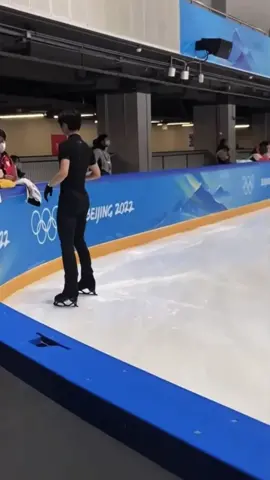 его фигура>>>> #yuzuruhanyu #羽生結弦 #юдзуруханю #figureskating #fyp #olympics