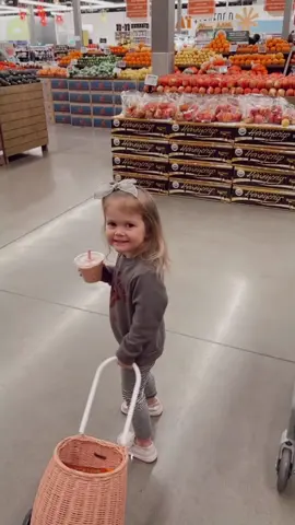 Wholey foods with Memphie 💕 #wholefoods #toddlerhaul #toddlertok #toddlerstyle #toddler #girlmom #foodhaul #toddlerfood #toddlersnacks #wholefoodshaul #groceryshopping #toddlermeals #freshflowers #foodtiktok #haul #wholefoodsmarket