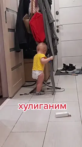 каждый день покоряем новые места лазанья😀#грудничковыезабавы #зима2022 #мамасына #смешныедети #сладкиймальчик #работающаямамавдекрете #хулиган